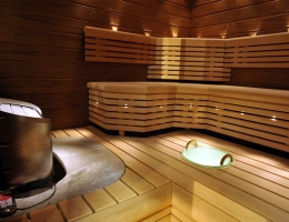 Sauna con panche ergonomiche hotel jolly
