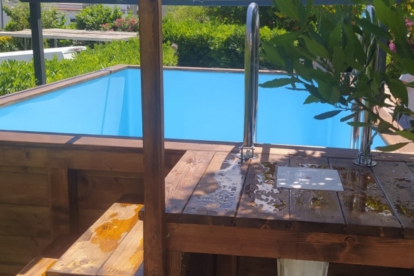 PISCINE FUORI TERRA CON STRUTTURA IN LEGNO/SUOMISAUNA