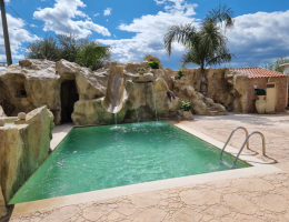 Rocce artificiali bordo piscina