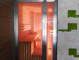 Sauna su misura con innesti verde verticale