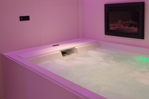VASCA IDROMASSAGGIO Luxury Design-SUOMISAUNA