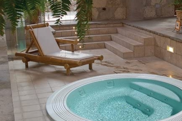 VASCHE IDROMASSAGGIO&PISCINE in Offerta-SUOMISAUNA